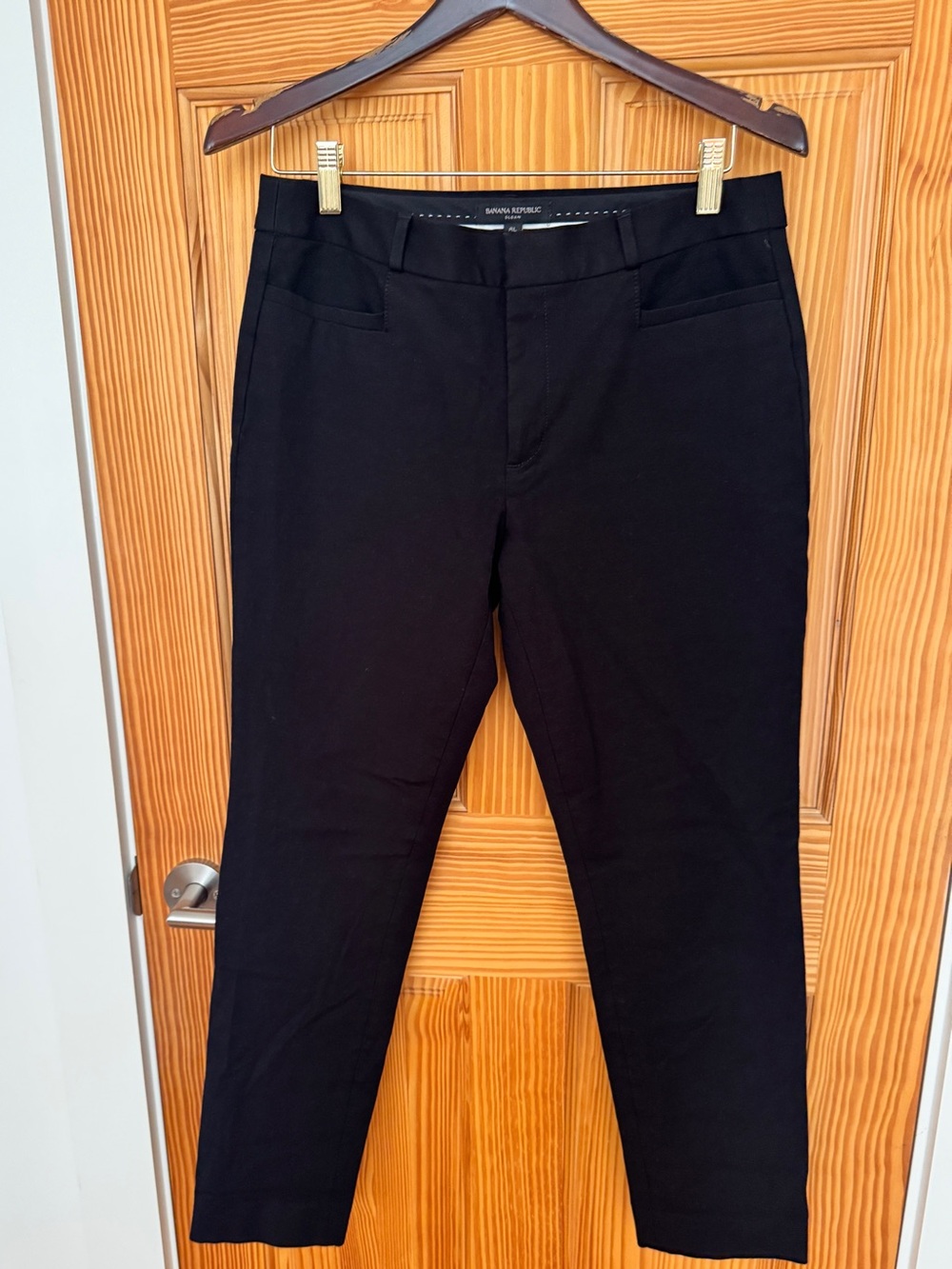 BR Women’s Chic/Clean Black Pants -Flat front; 8L; a capsule wardrobe must! 8L
